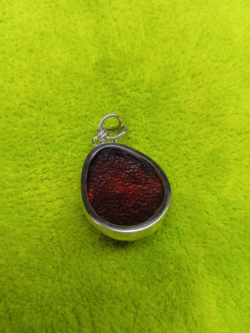 琥珀ペンダントトップ＆ シルバー枠仕様 (美品)