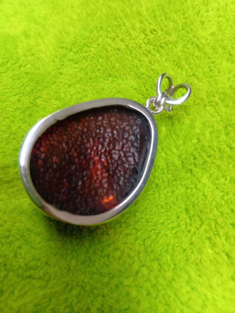 琥珀ペンダントトップ＆ シルバー枠仕様 (美品)