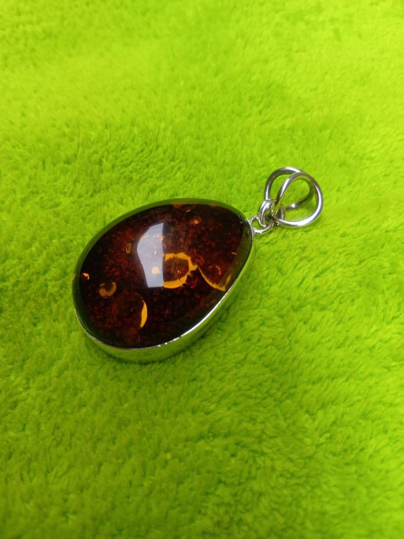 琥珀ペンダントトップ＆ シルバー枠仕様 (美品)