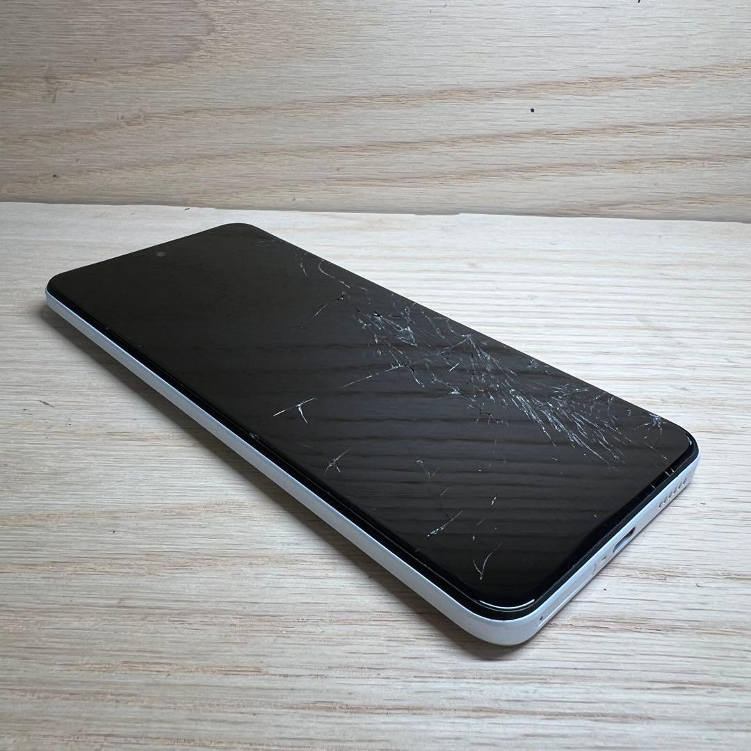 トーンモバイルTONE e22本体 画面割れ H8