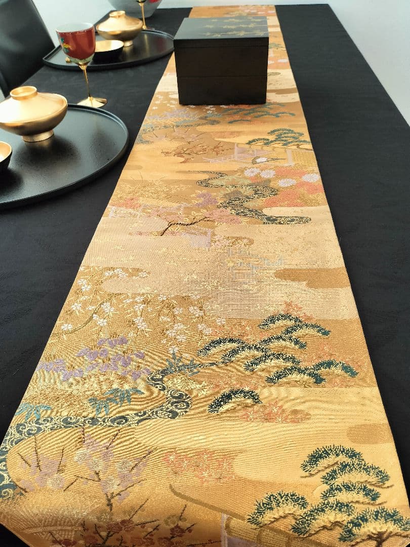 A846★逸品‼️豪華刺繍‼️正絹テーブルランナー2m10cm