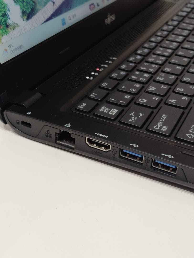 FUJITSU U537 13.3インチ ノートPC