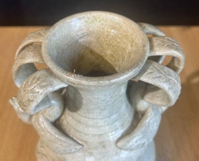 S8011　中国美術　唐時代　唐代　越州窯　青磁　龍耳瓶　花瓶　花器