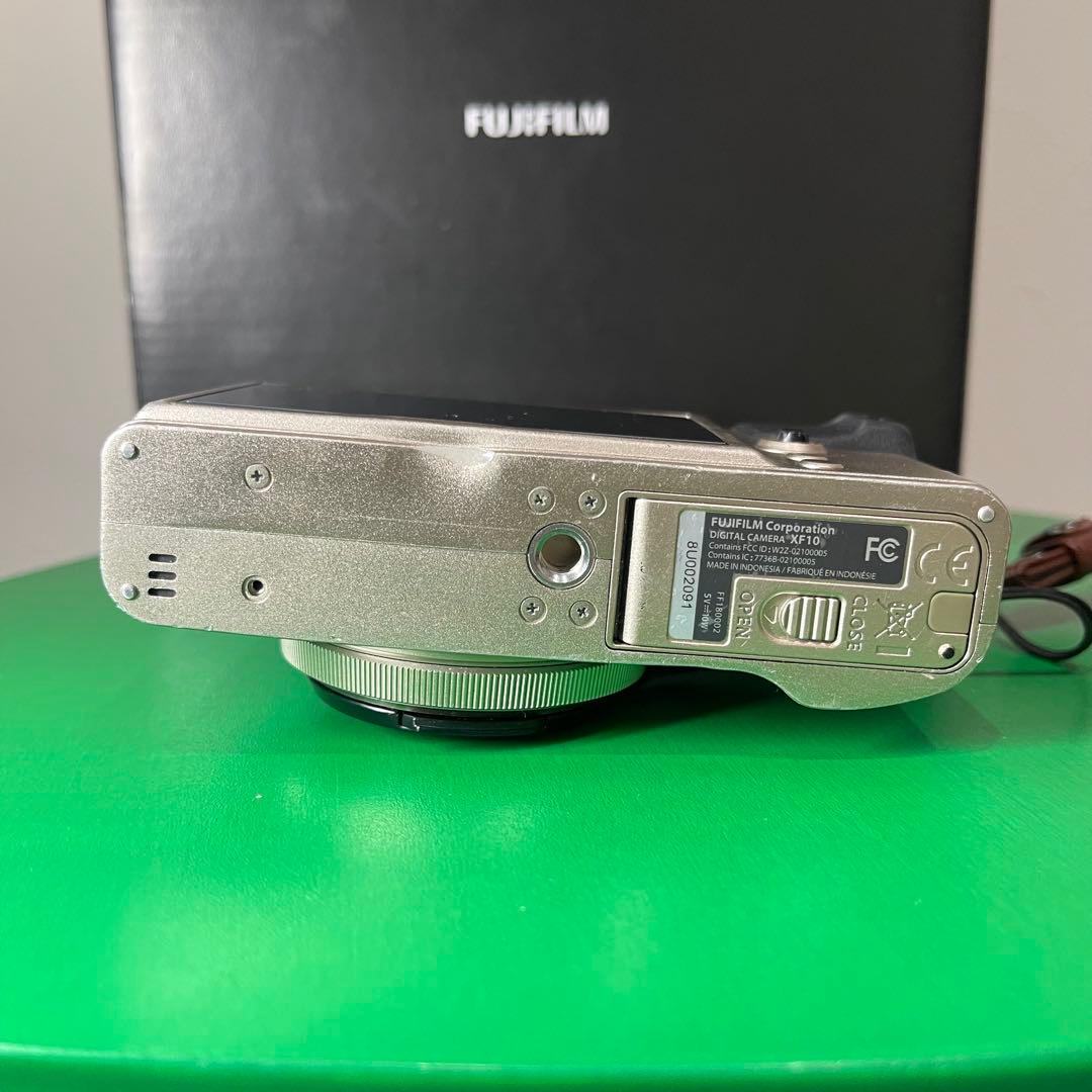 【動作確認済】FUJIFILM X-F10 シャンパンゴールド 元箱付aps-c