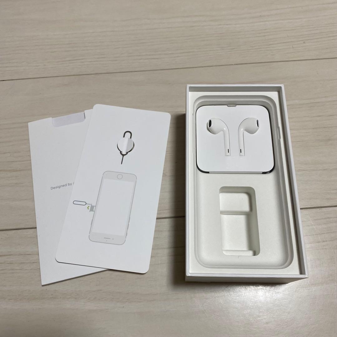 Apple iPhone 7 赤 本体　128GB