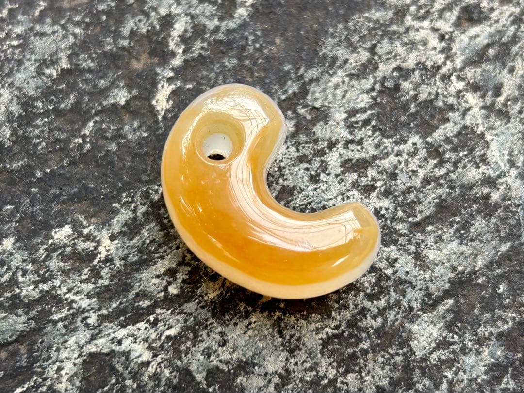 天然石 勾玉　錦石