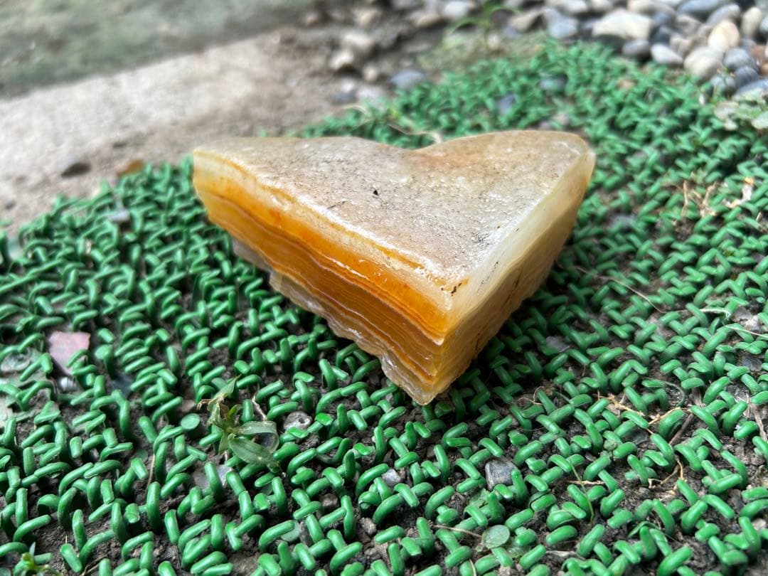 天然石 勾玉　錦石