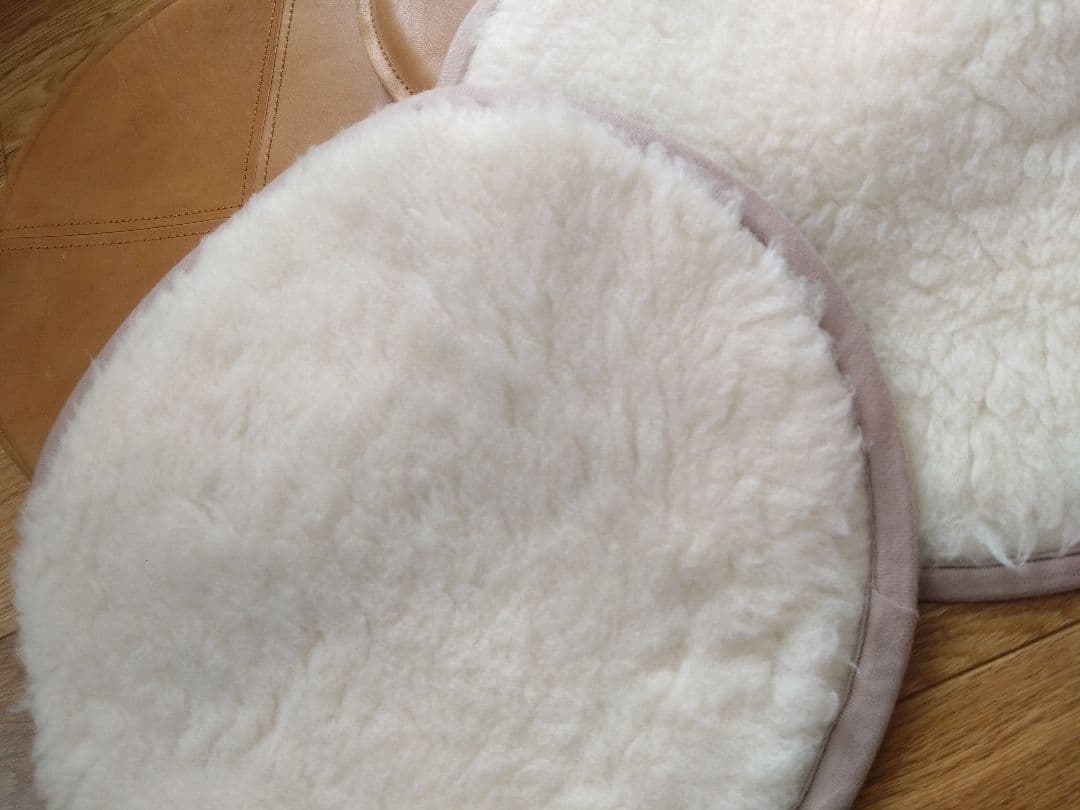 本革製＆ムートン製シートクッション 4枚セット売り