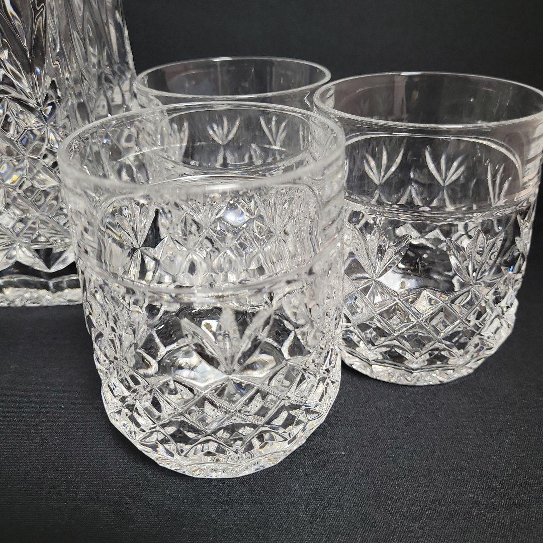 クリスタルガラス デキャンタとグラス６個セット 未使用品