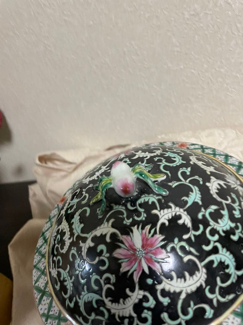 中国美術 蓋付壺 黒地粉彩 唐草花紋様 象耳 大 飾り壺 置物 景徳鎮 唐物