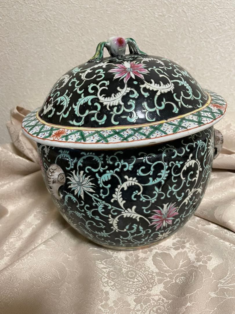 中国美術 蓋付壺 黒地粉彩 唐草花紋様 象耳 大 飾り壺 置物 景徳鎮 唐物