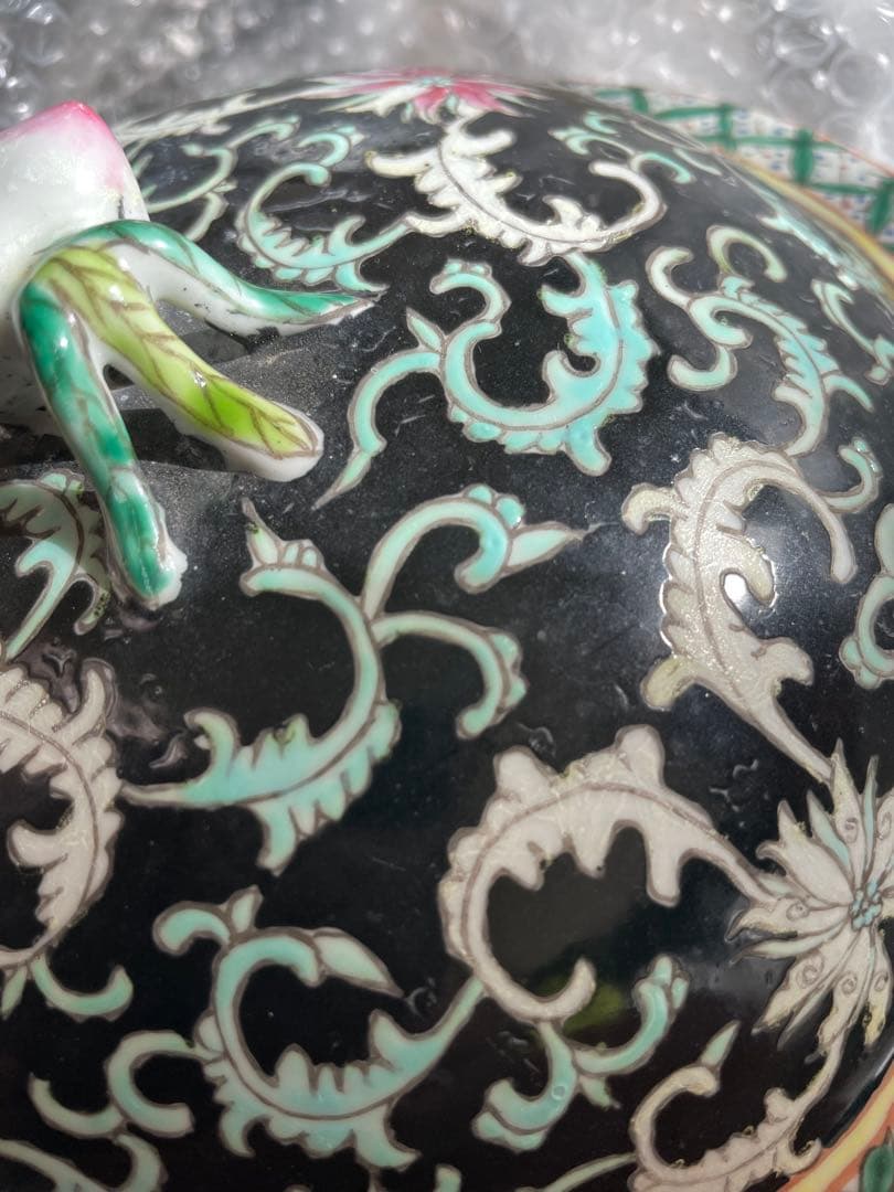 中国美術 蓋付壺 黒地粉彩 唐草花紋様 象耳 大 飾り壺 置物 景徳鎮 唐物