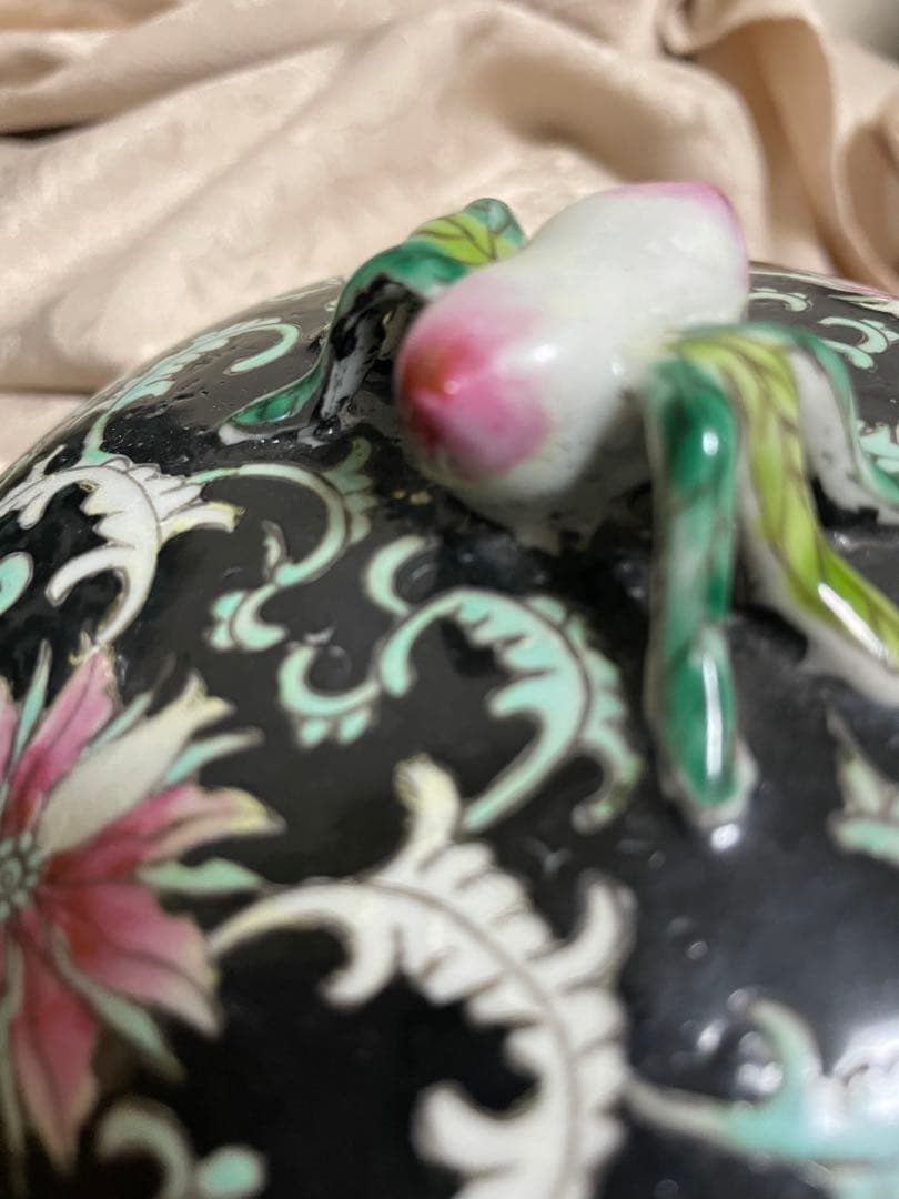 中国美術 蓋付壺 黒地粉彩 唐草花紋様 象耳 大 飾り壺 置物 景徳鎮 唐物