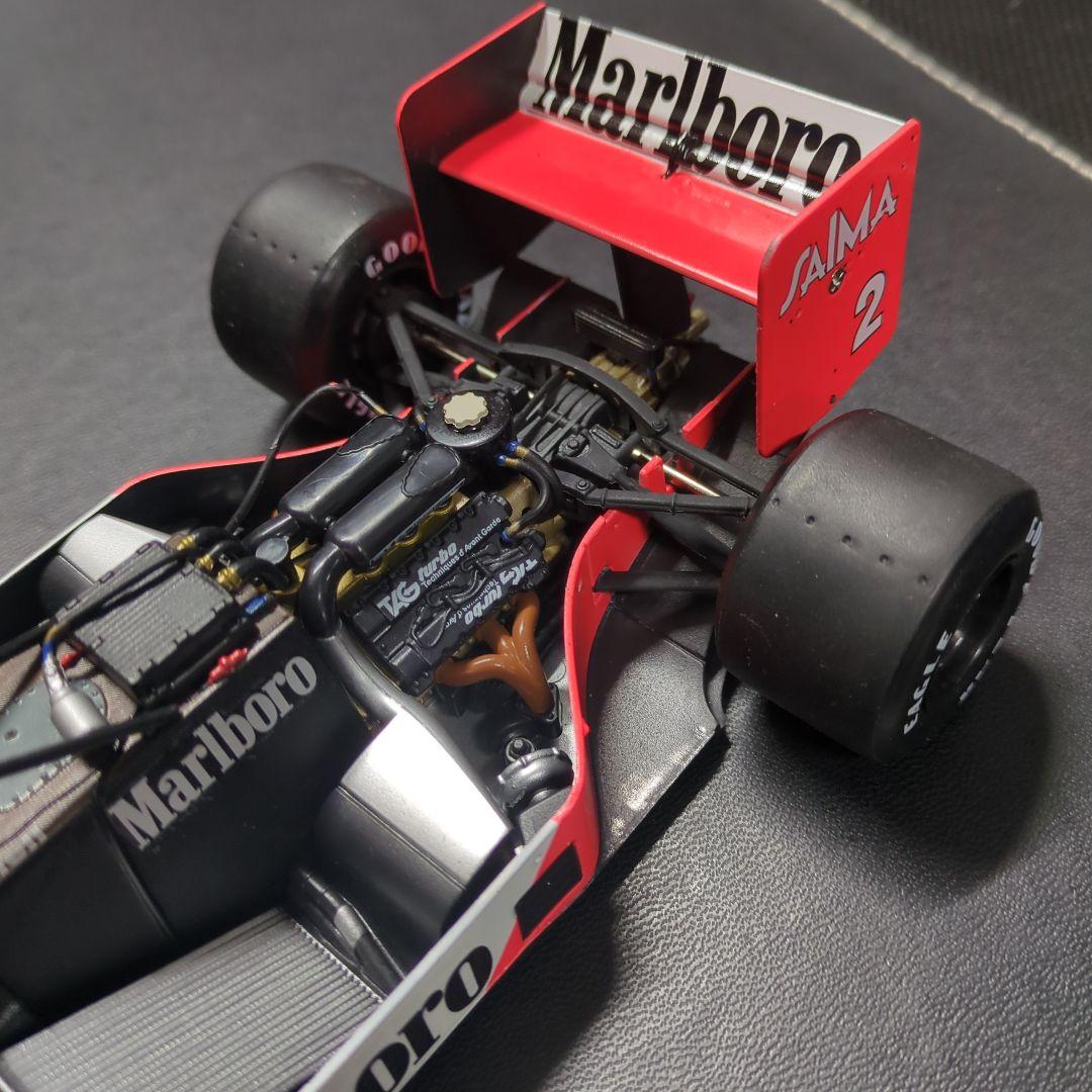 1985年　　1/18スケール MP4/2B アランプロスト マルボロ仕様