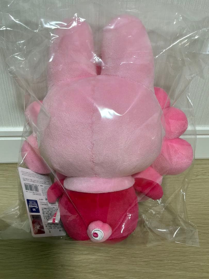 【新品　レア】推しカラー　サンリオミャクミャクぬいぐるみM マイメロ