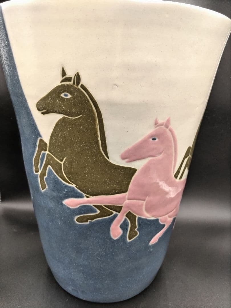 マニの窯主宰大橋貞華氏作「天馬」　馬の絵柄 陶器製 花瓶