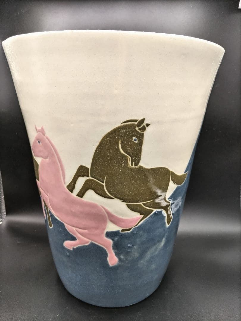 マニの窯主宰大橋貞華氏作「天馬」　馬の絵柄 陶器製 花瓶