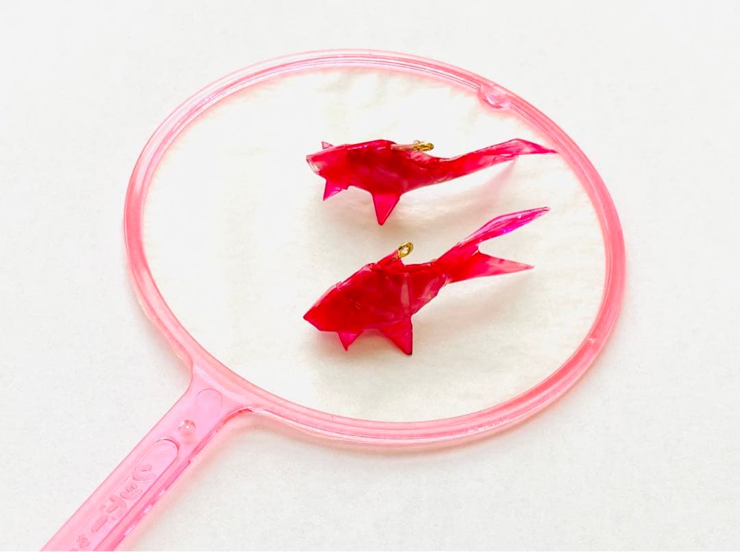 折り紙　金魚　ピアス　不切正方形一枚折り　赤2匹