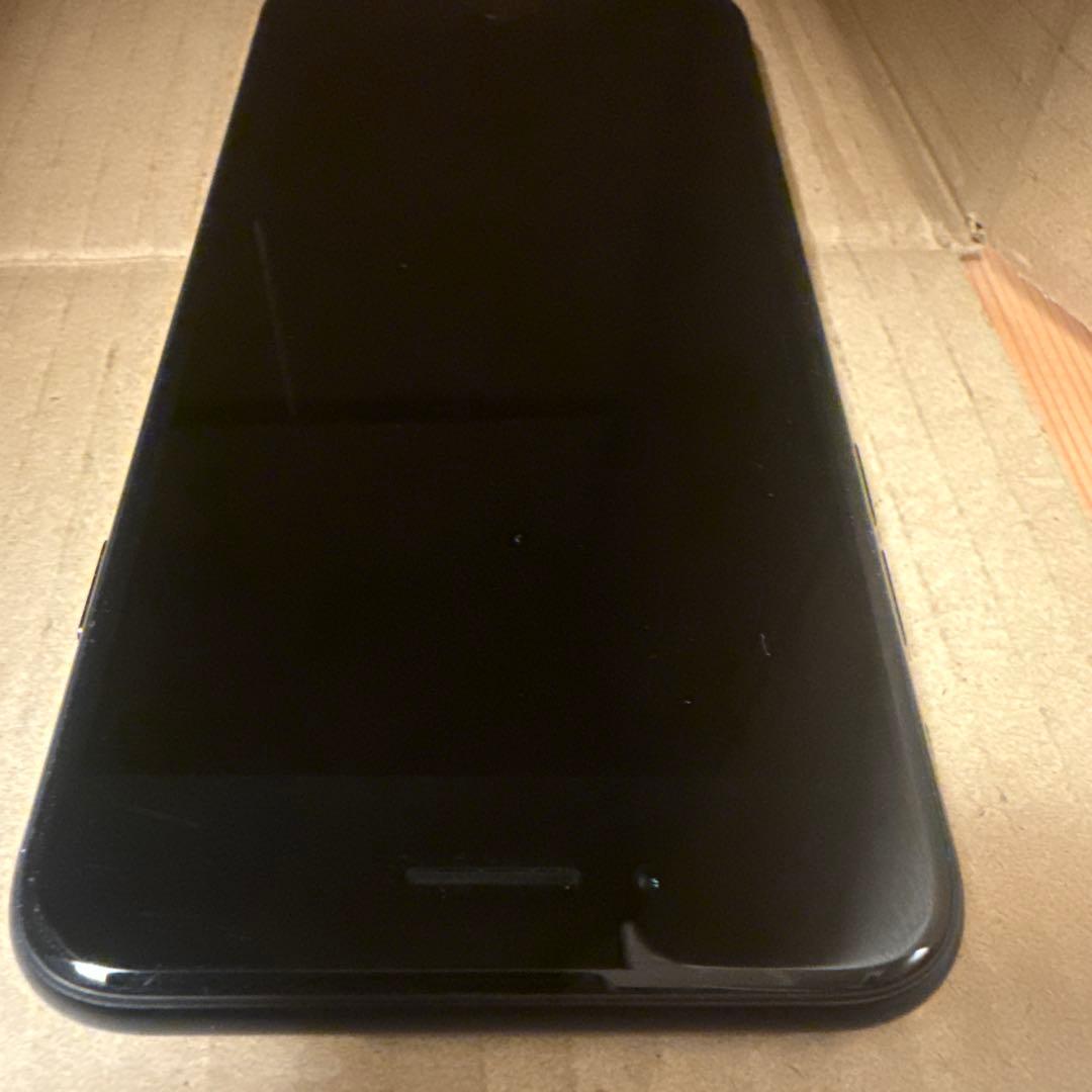 iPhone SE(第2世代)64GBバッテリー84% SIMロックなし