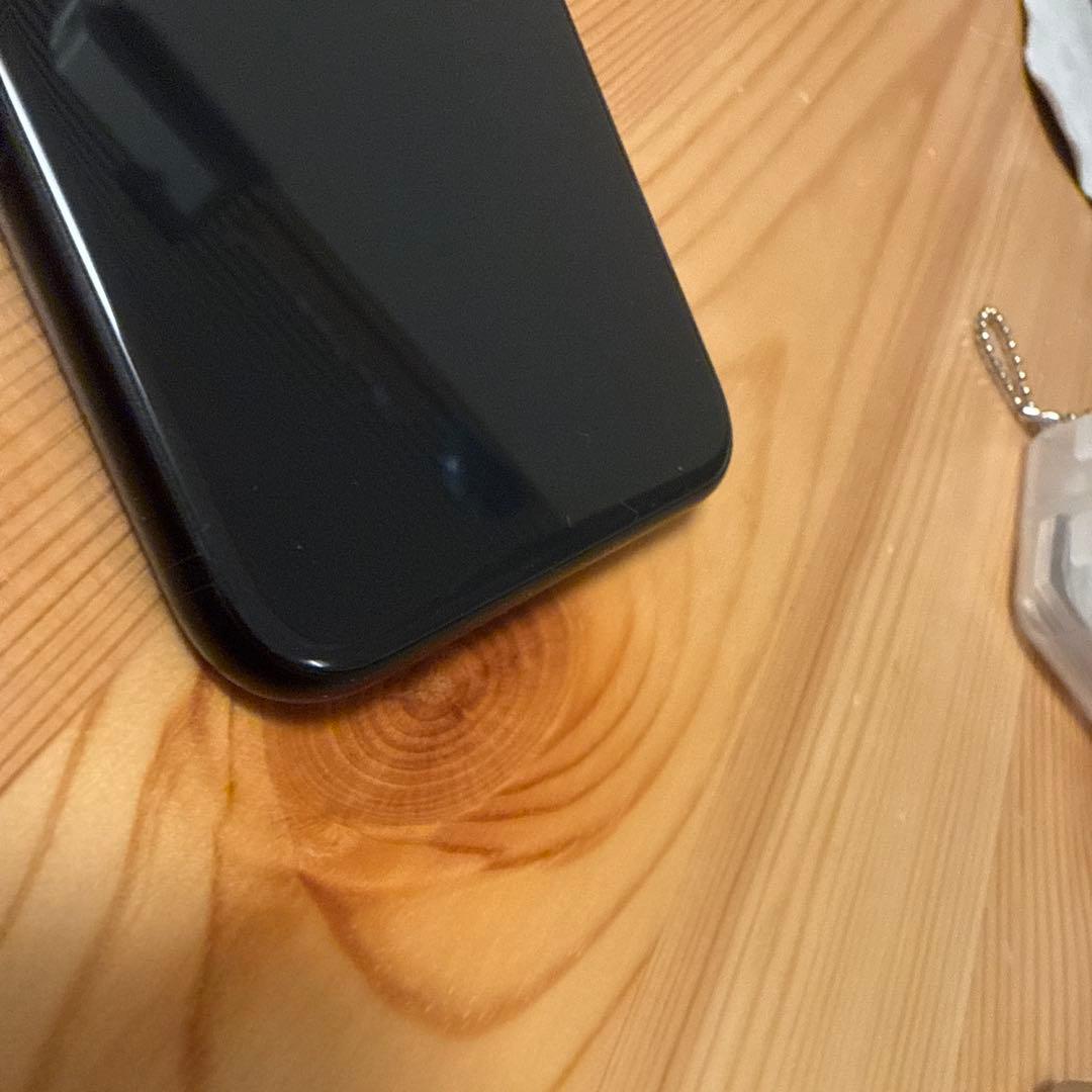 iPhone SE(第2世代)64GBバッテリー84% SIMロックなし