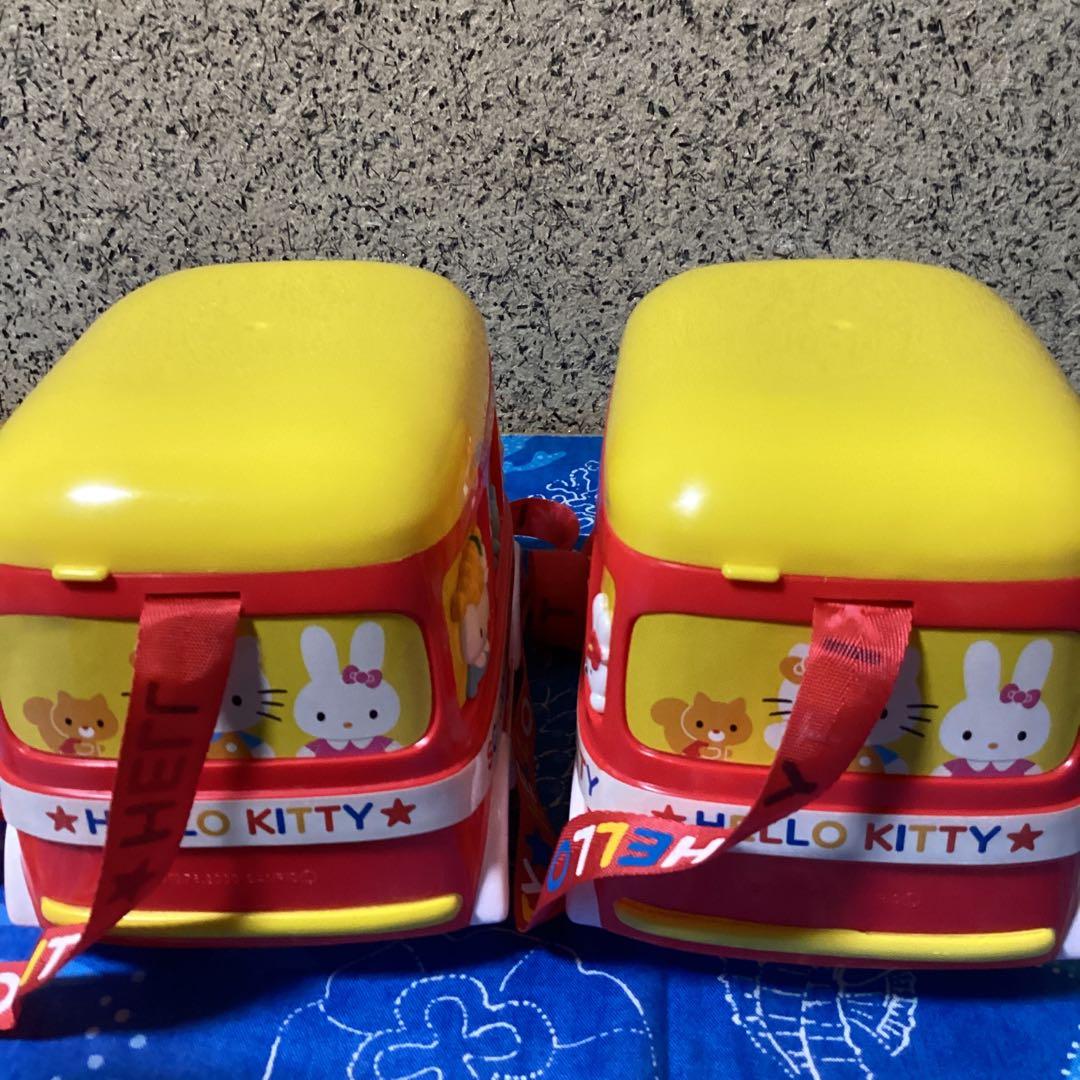 3502ハローキティスクールバス小物入れ &ハンカチ