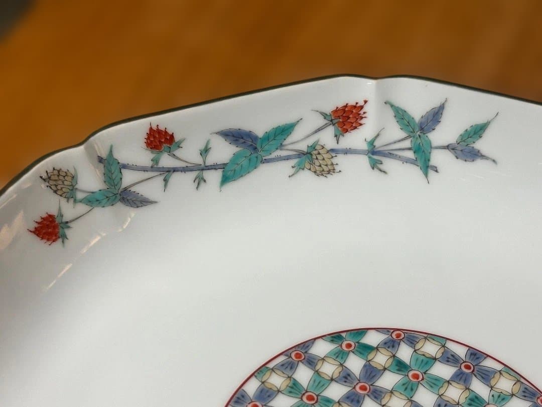 新品　奥川俊衛門作　野いちご七宝紋　大皿　有田焼　直径33cm　新築祝　開店祝