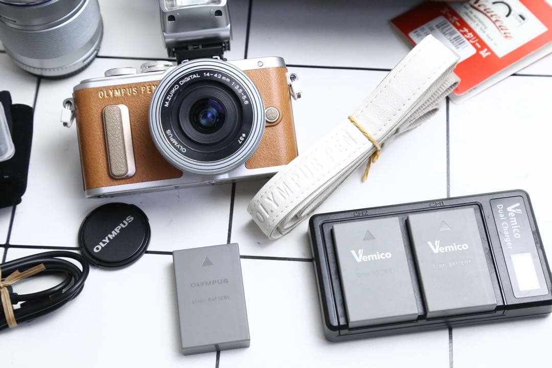 美品✨OLYMPUS PEN E-PL8 Wズームレンズ フルセット❗️