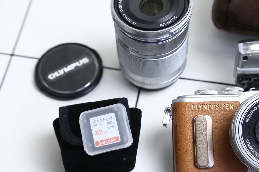 美品✨OLYMPUS PEN E-PL8 Wズームレンズ フルセット❗️