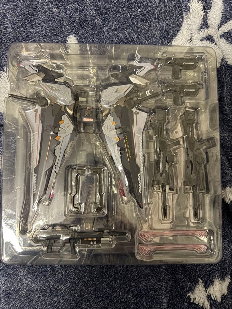 メタルビルド　ストライクノワールガンダム