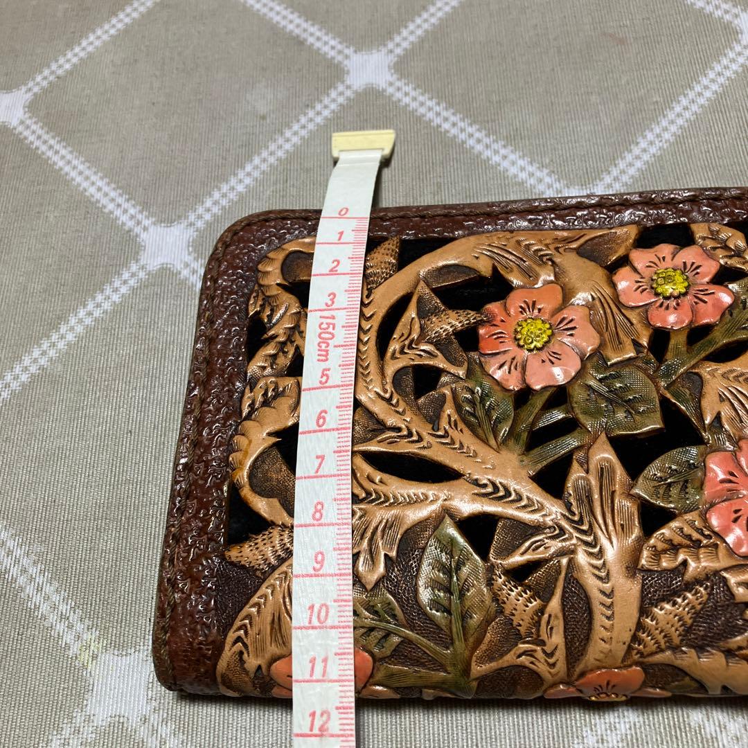 新品未使用☆本革手彫り花柄財布