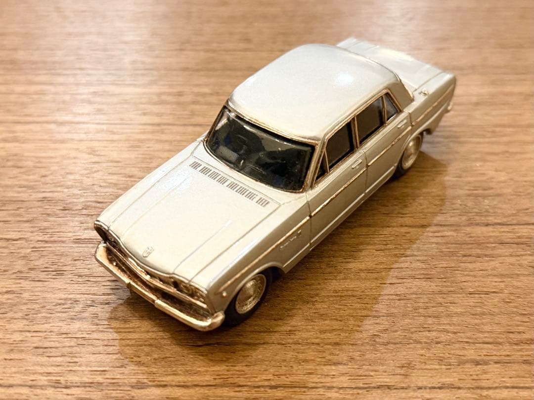 中古品 1/43 アドバンスピリット プリンス スカイライン 2000 シルバー