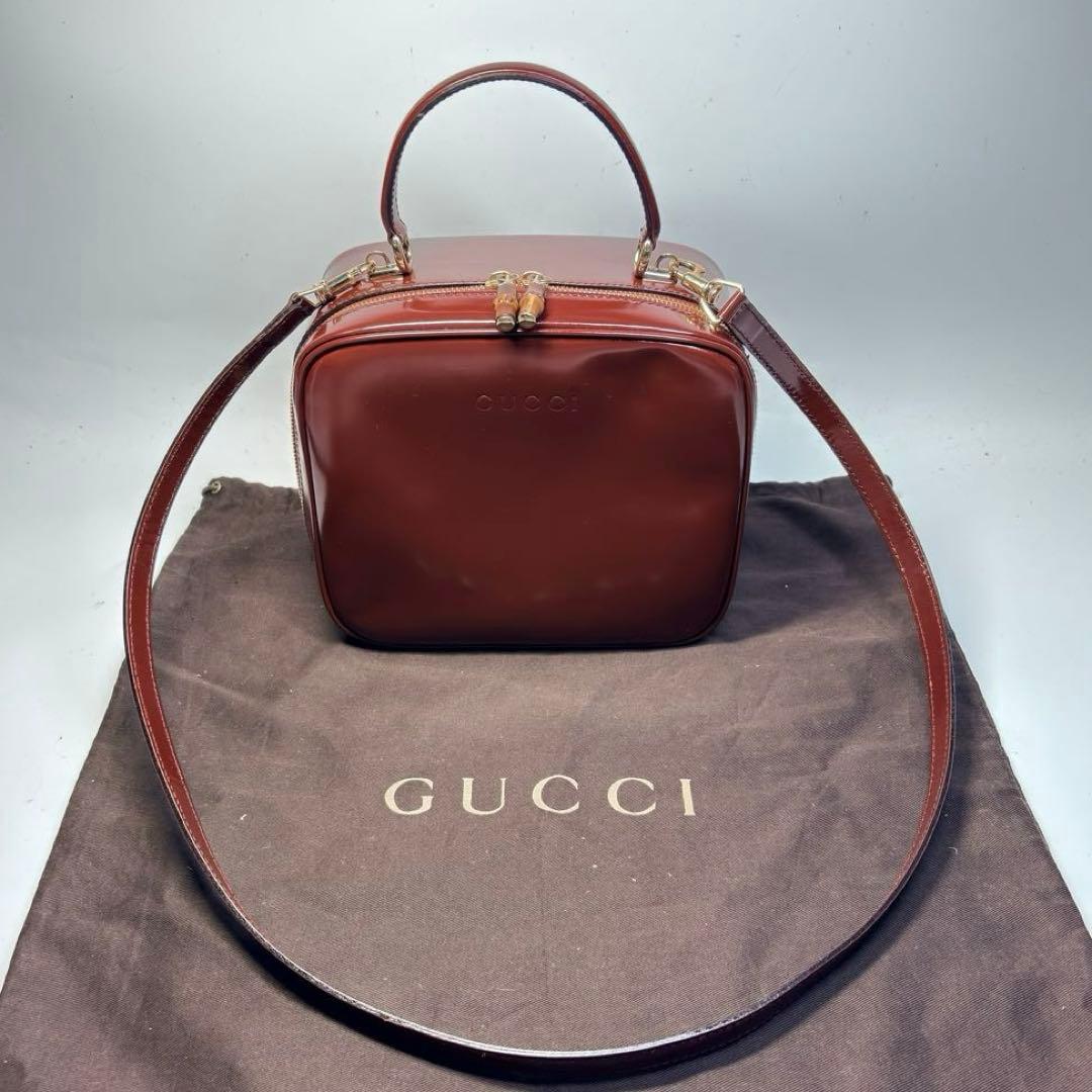 極美品グッチ2wayショルダーバニティバッグ　バンブーエナメルパテントレザー