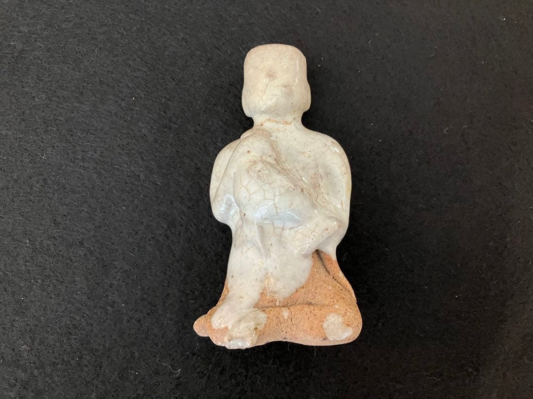 タイ宗胡録白濁釉　人物像