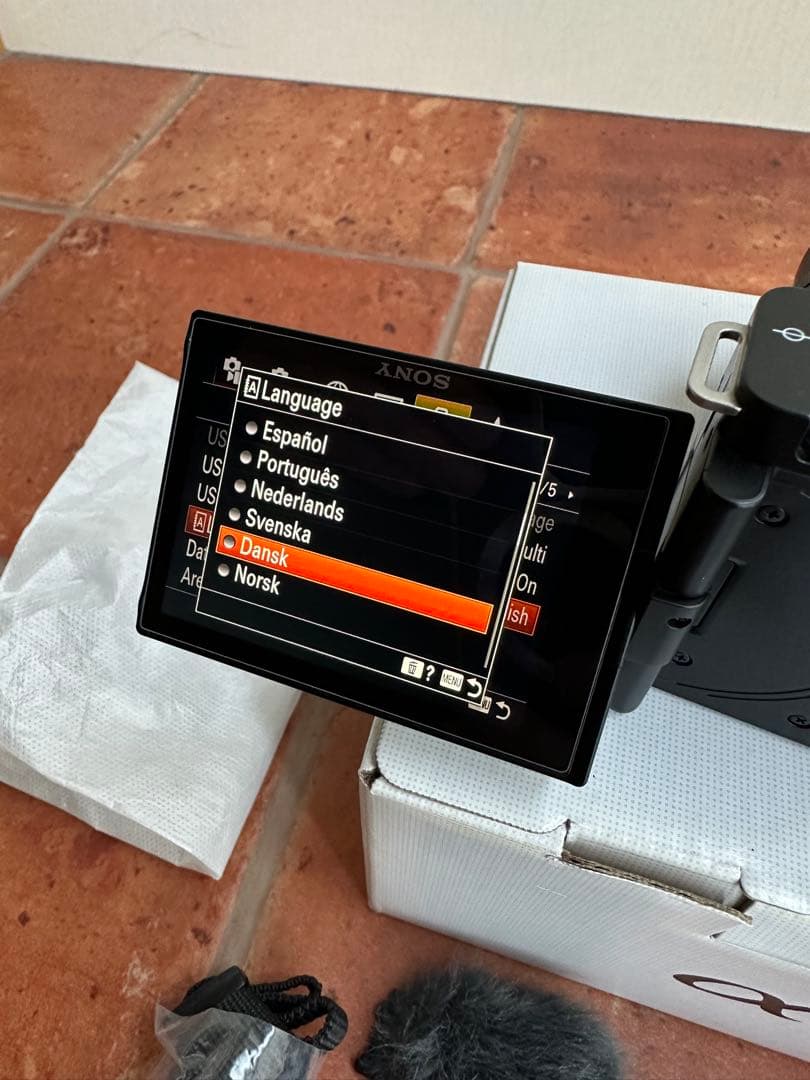 デジタルカメラ English Sony ZV-E10 INTERNATIONAL 2024