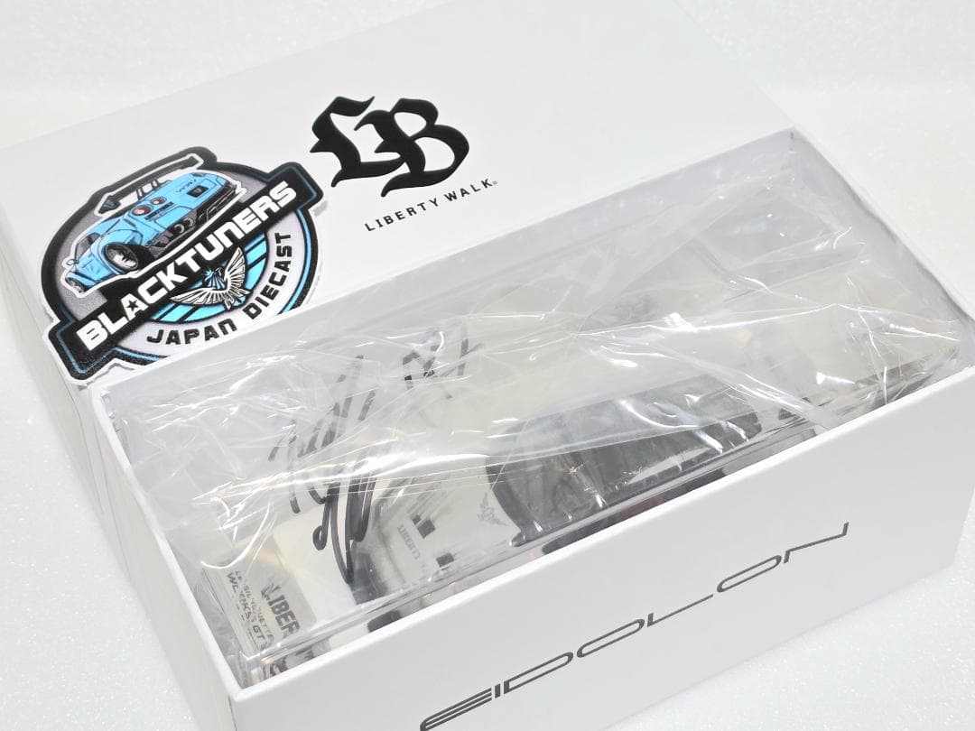 リバティウォーク 限定 Make Up GT-R LBWK1/43サイン入り