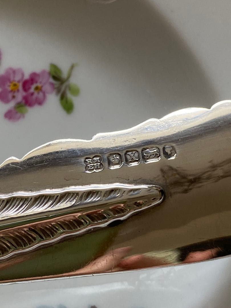 【英国／純銀製】白蝶貝ハンドル／マスターバターナイフ チーズスクープ１本