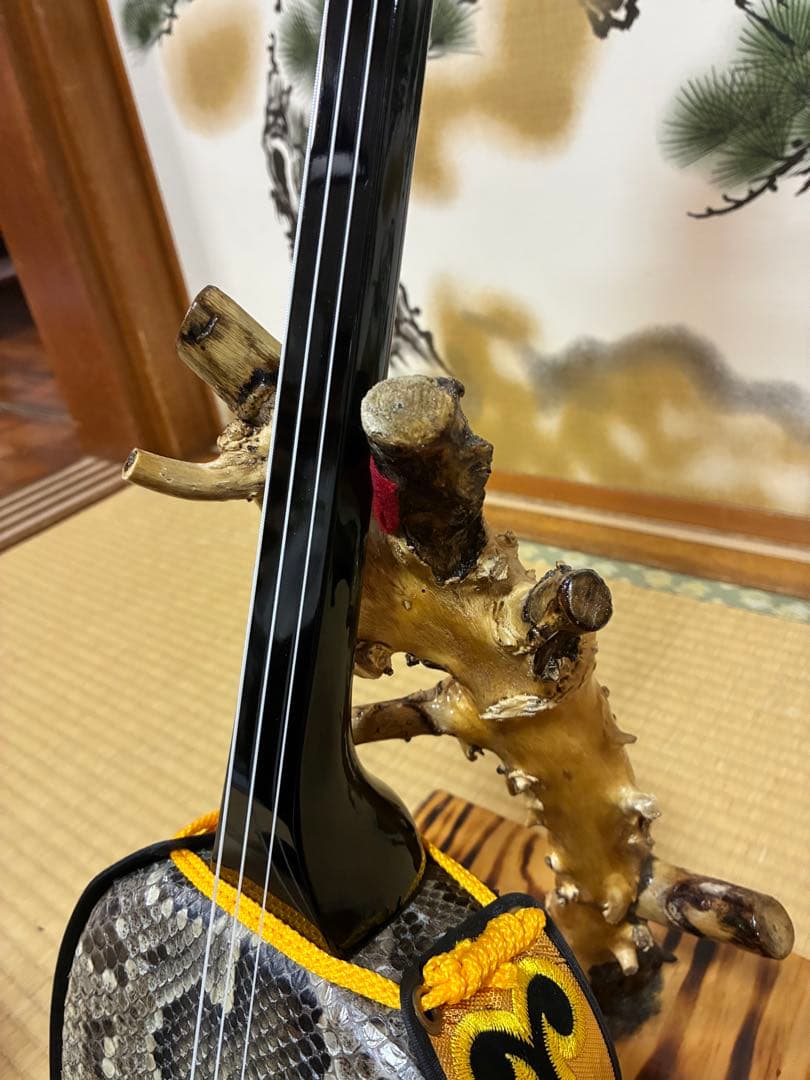 沖縄三線！貴重！知念大工型！本張り【一枚張り】付属品付き！