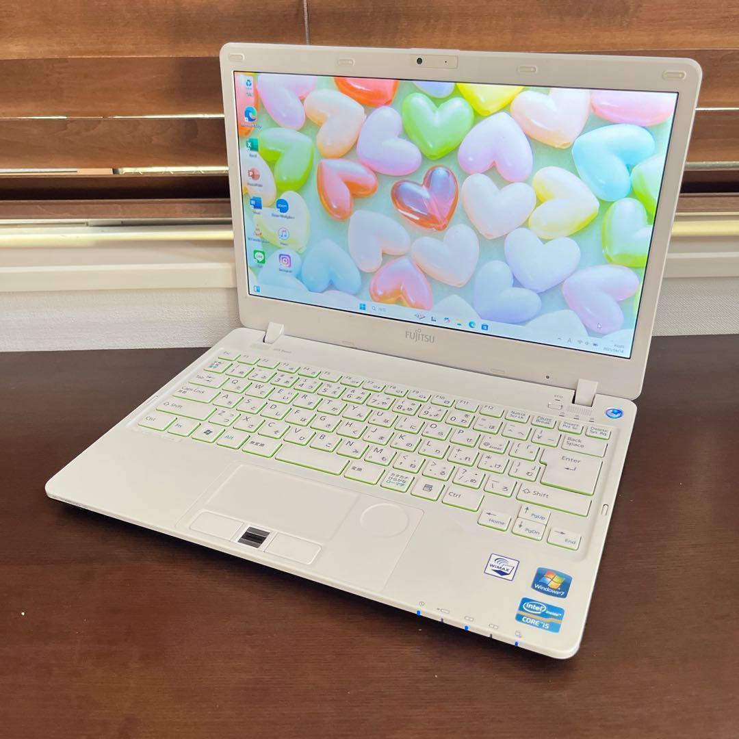 カメラ付PC✨ノートパソコン　windows11✨オフィス付き✨小型　軽量