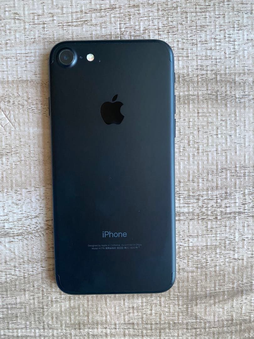 Apple iPhone 7 ブラック 本体　128GB SIMフリー