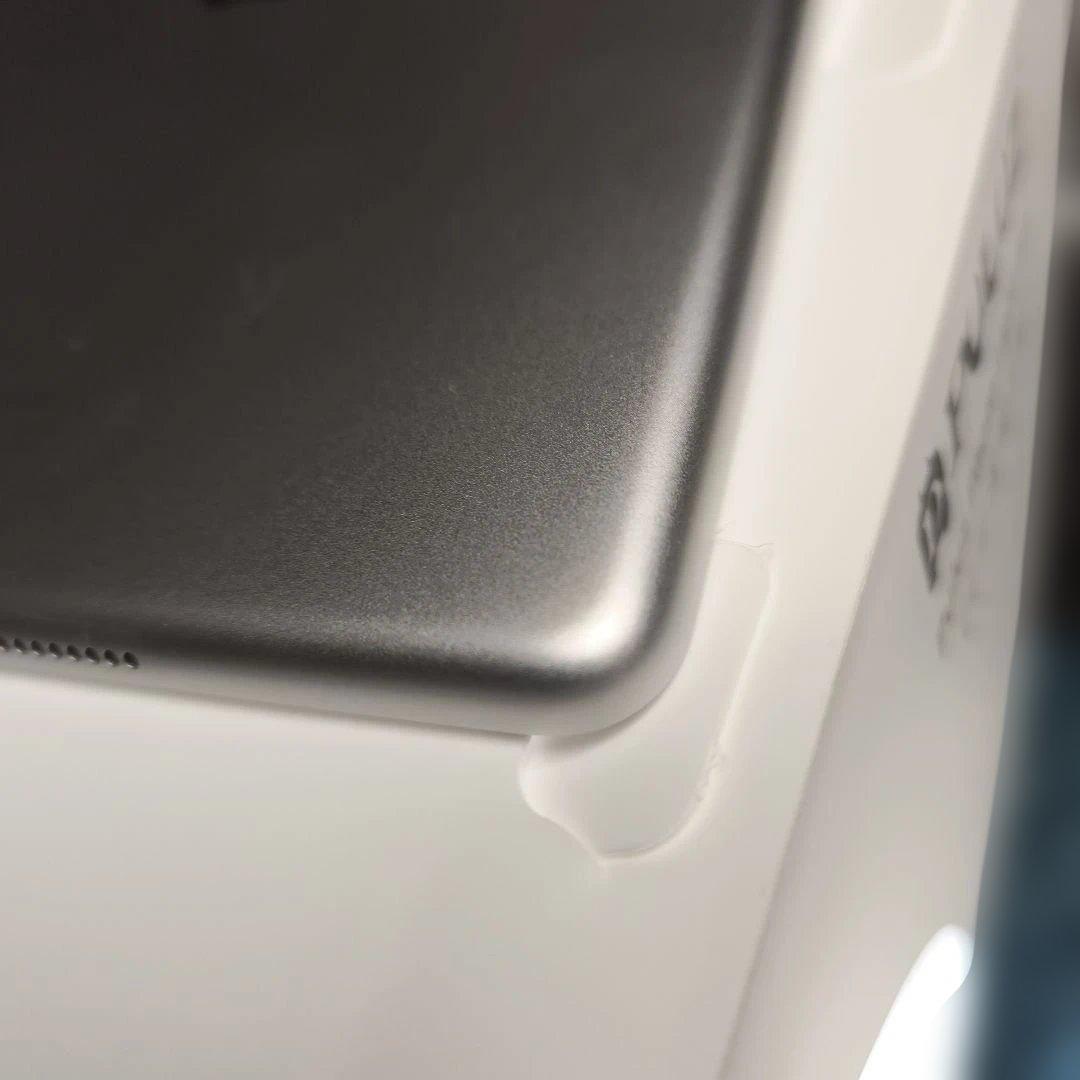 iPad 第6世代 32GB セルラーモデル 32GBシルバー