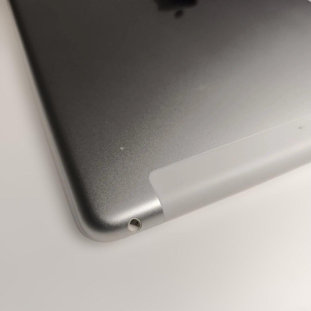 iPad 第6世代 32GB セルラーモデル 32GBシルバー