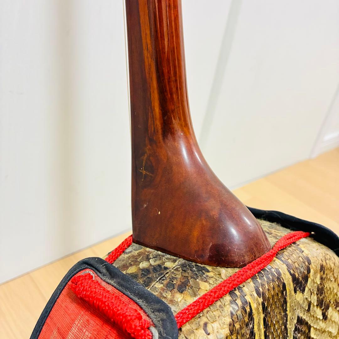 沖縄 三線 本蛇皮 強化張り　スンチー塗り ケース付き 琉球 民族楽器