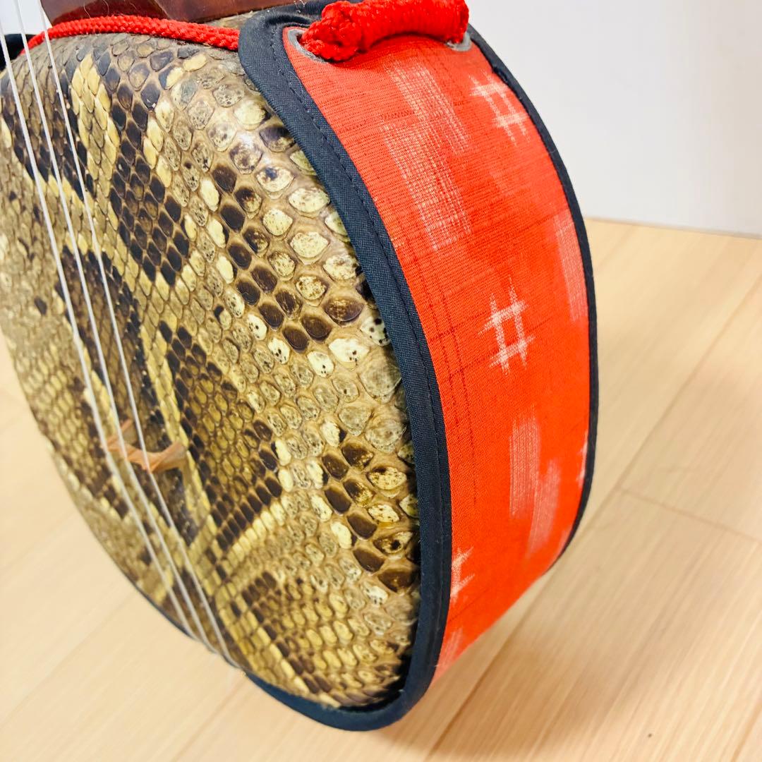 沖縄 三線 本蛇皮 強化張り　スンチー塗り ケース付き 琉球 民族楽器