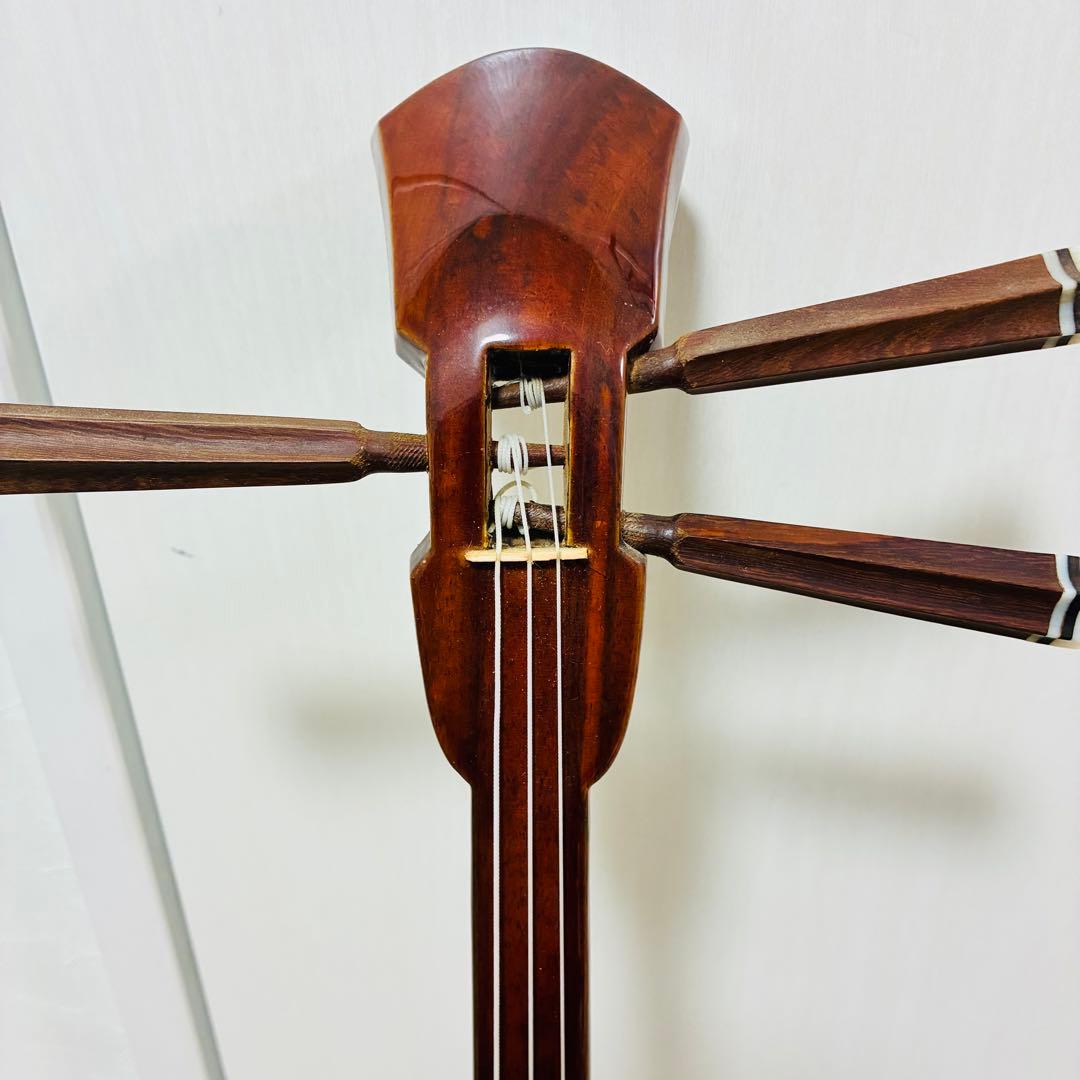 沖縄 三線 本蛇皮 強化張り　スンチー塗り ケース付き 琉球 民族楽器