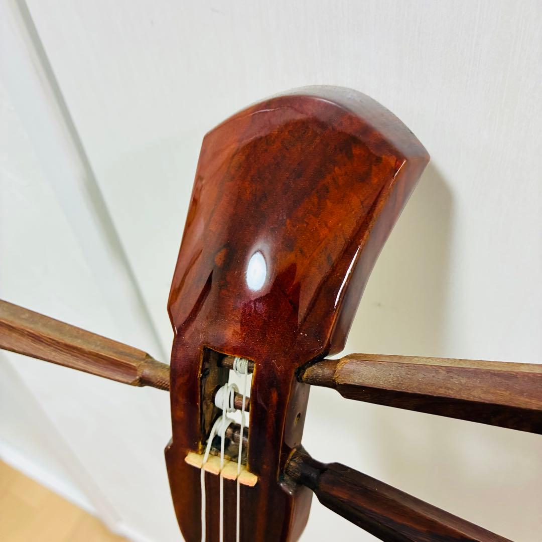 沖縄 三線 本蛇皮 強化張り　スンチー塗り ケース付き 琉球 民族楽器