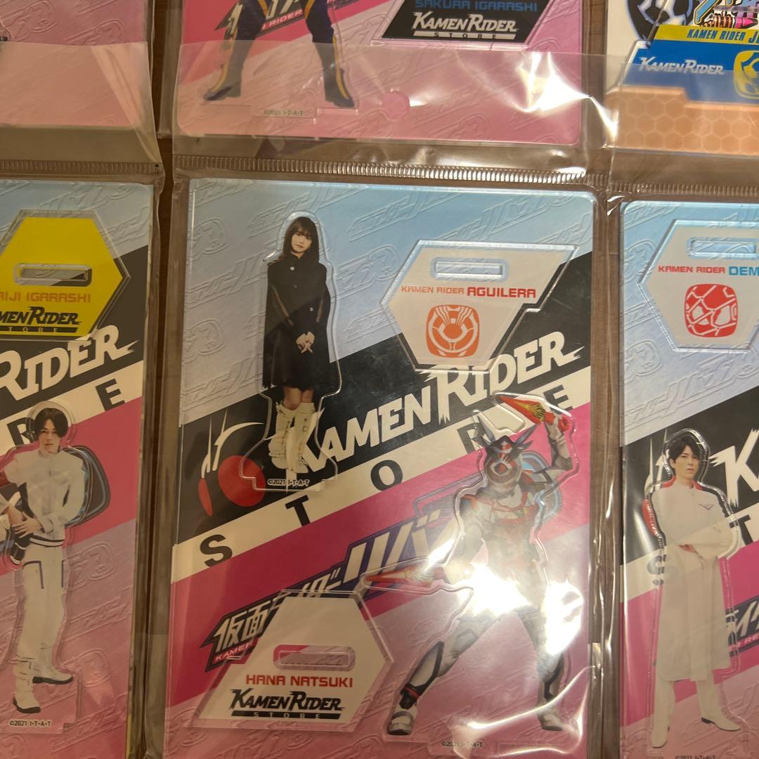 仮面ライダーリバイス　アクリルスタンド