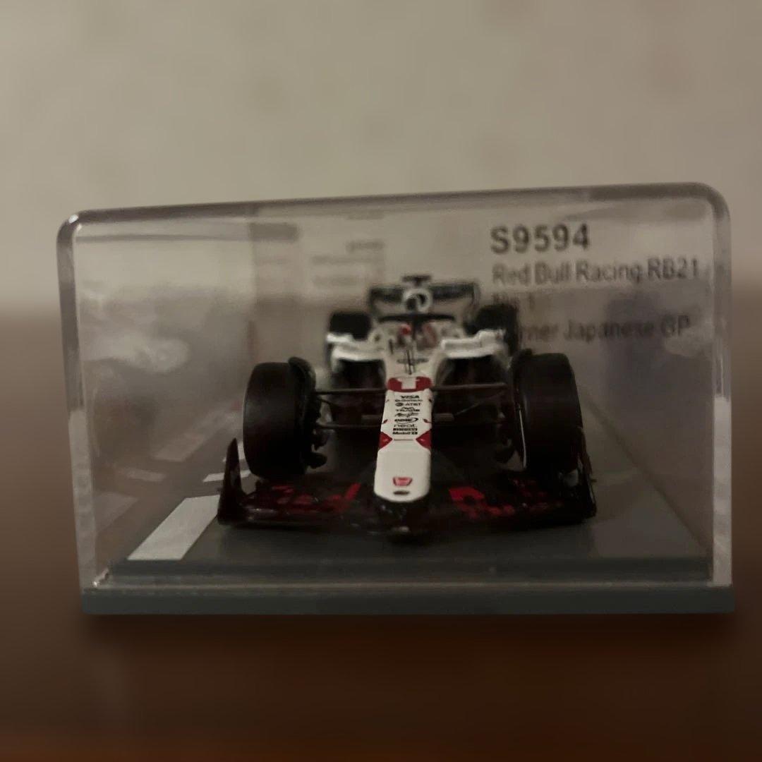 Red Bull Racing RB21 ミニカー　鈴鹿GP 2025