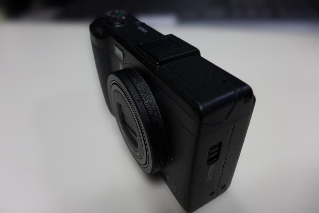★RICOH GR DIGITAL IVバッテリー+充電器+取説+メモリー付き★