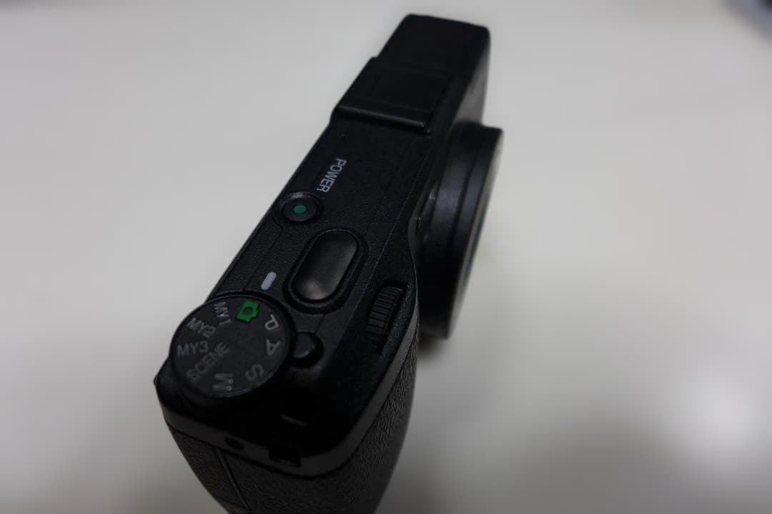 ★RICOH GR DIGITAL IVバッテリー+充電器+取説+メモリー付き★