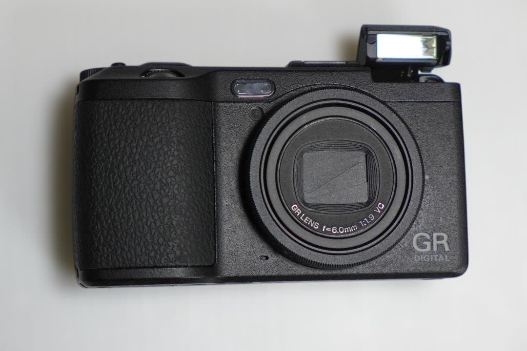 ★RICOH GR DIGITAL IVバッテリー+充電器+取説+メモリー付き★